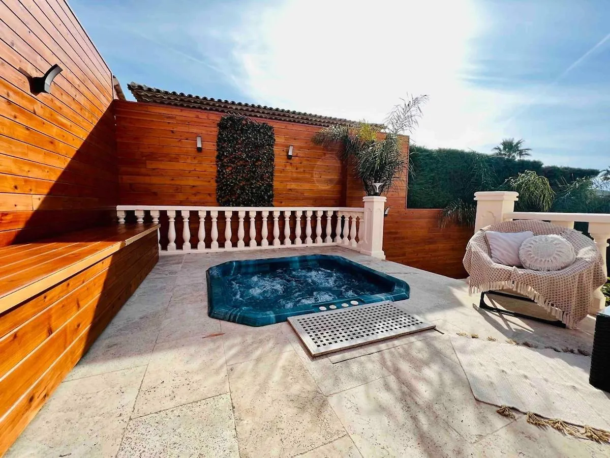 Magnifique Villa Jacuzzi Plage 15 Min A Pied Sainte-Maxime