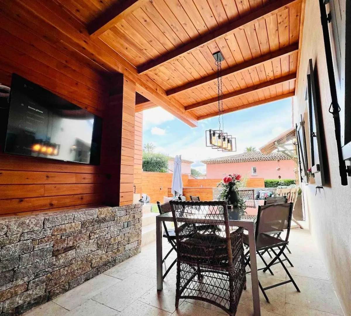 Magnifique Villa Jacuzzi Plage 15 Min A Pied Sainte-Maxime