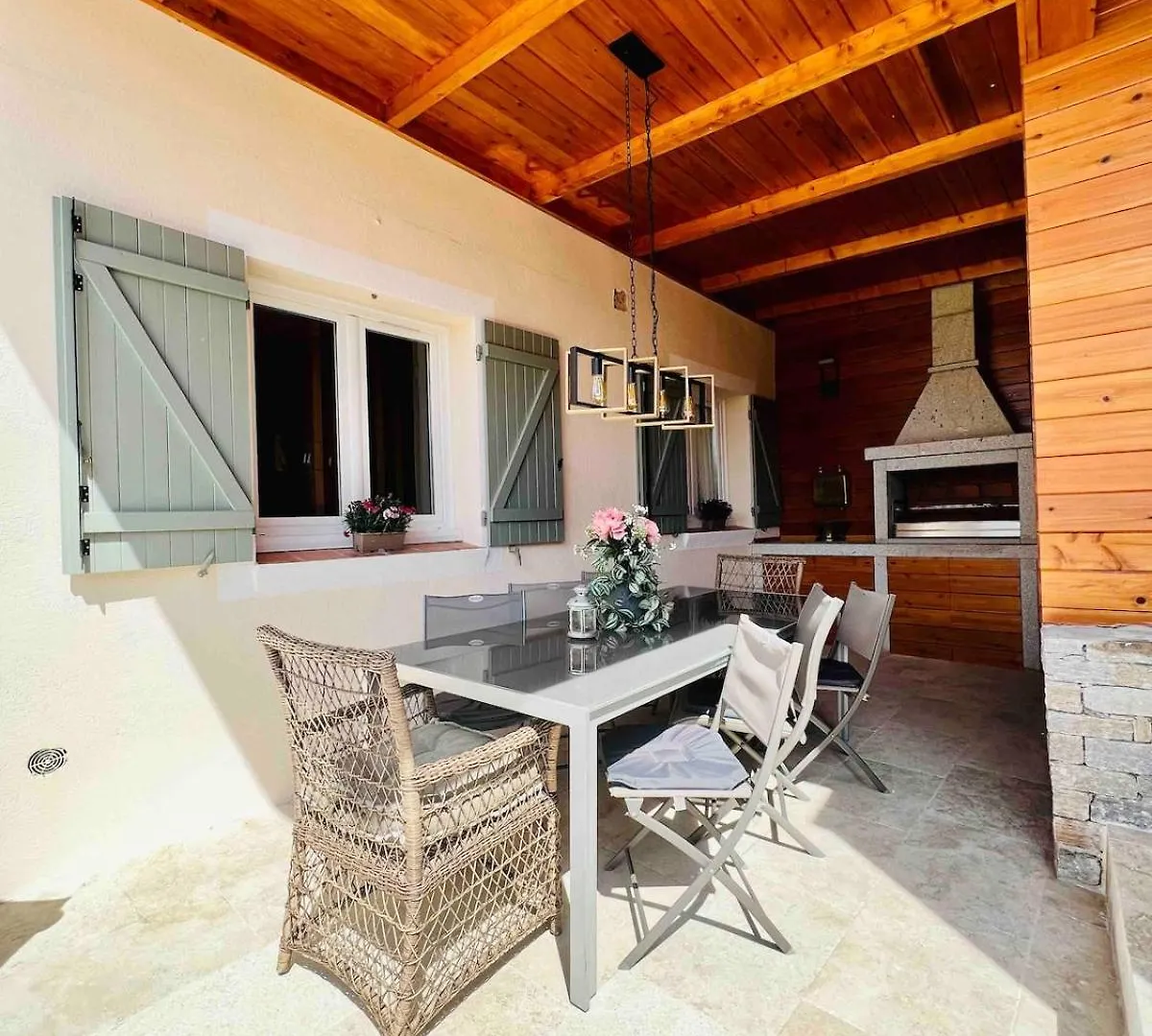 Magnifique Villa Jacuzzi Plage 15 Min A Pied Sainte-Maxime